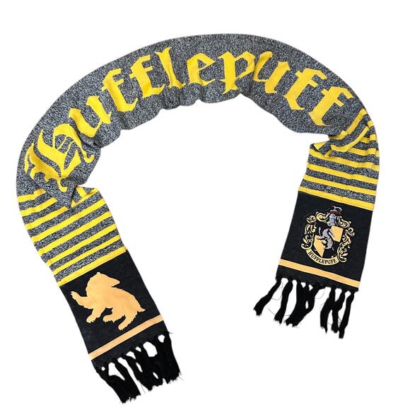 Harry Potter Hufflepuff Scarf House‎ Crest Muffler UNIVERSAL STUDIOS Cosplay - Picture 1 of 12